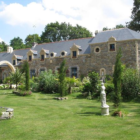 Le Clos Saint Fiacre Hotel Carentoir Exterior photo