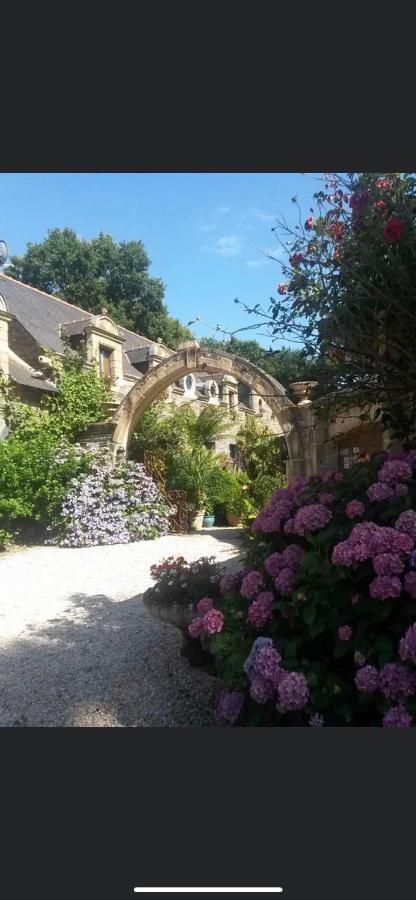 Le Clos Saint Fiacre Hotel Carentoir Exterior photo