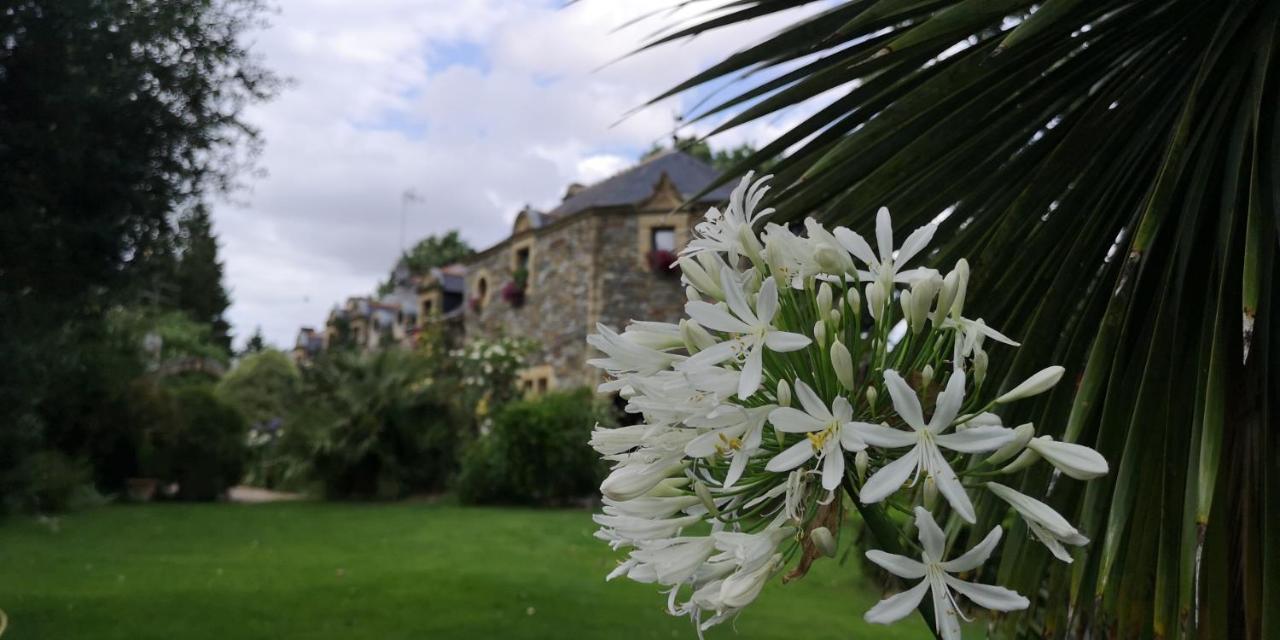 Le Clos Saint Fiacre Hotel Carentoir Exterior photo