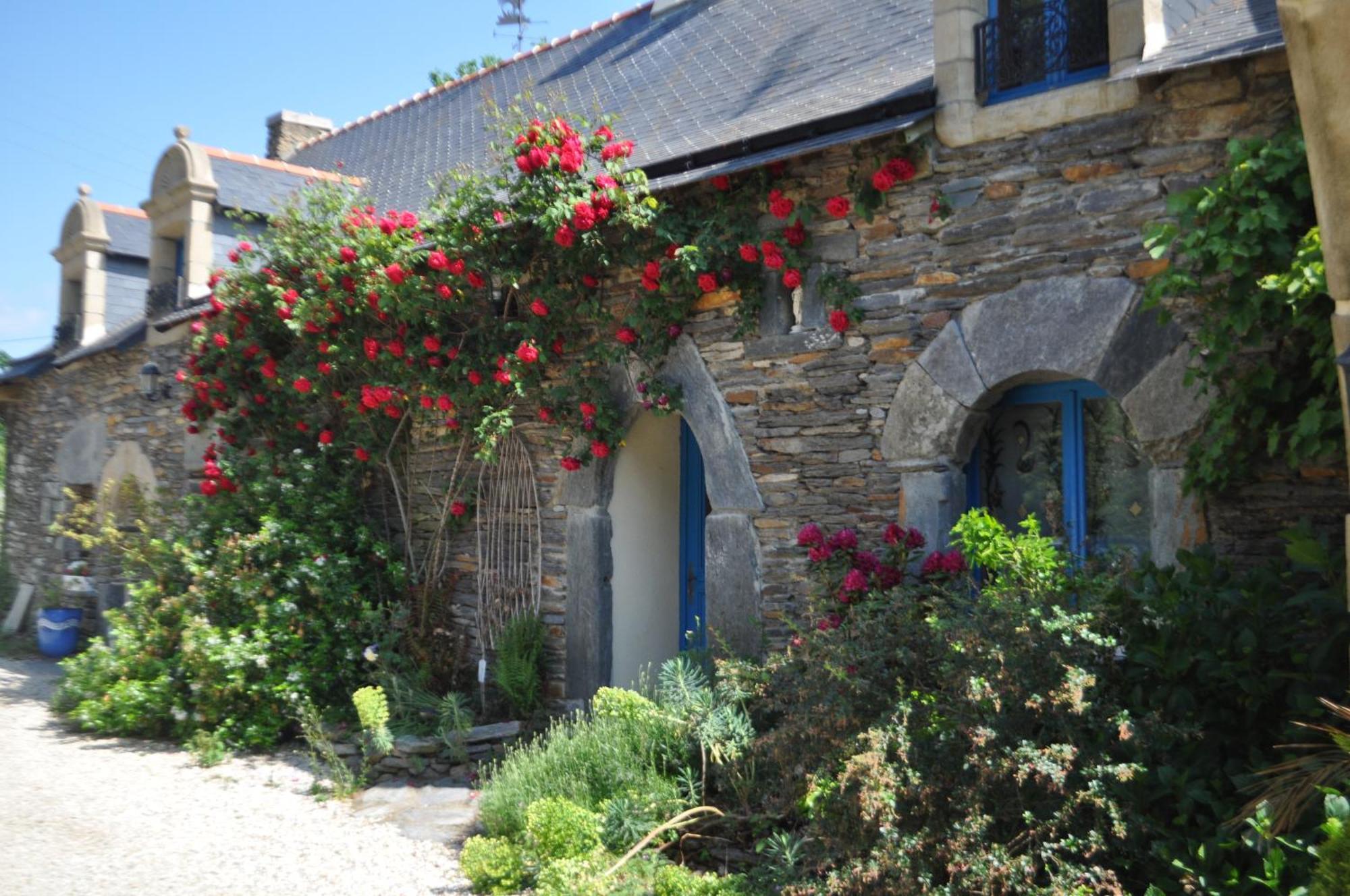 Le Clos Saint Fiacre Hotel Carentoir Exterior photo